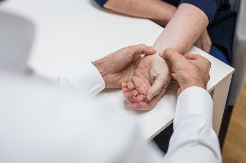 Orthopäde Graz: Schnellender Finger, CTS, Karpaltunnelsyndrom, Rhizarthrose