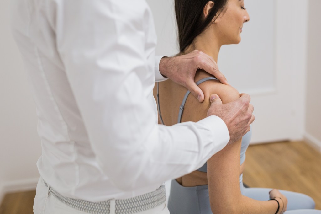 Orthopäde Graz: Schulterschmerzen, Impingement, Arthrose, Rotatorenmanschette 